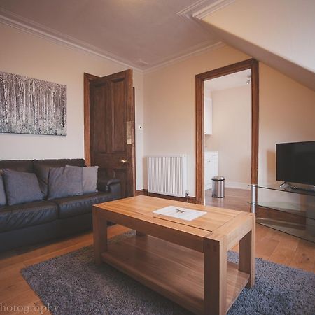 Bright & Airy Two Bed Set In Granite Apartment แอเบอร์ดีน ภายนอก รูปภาพ