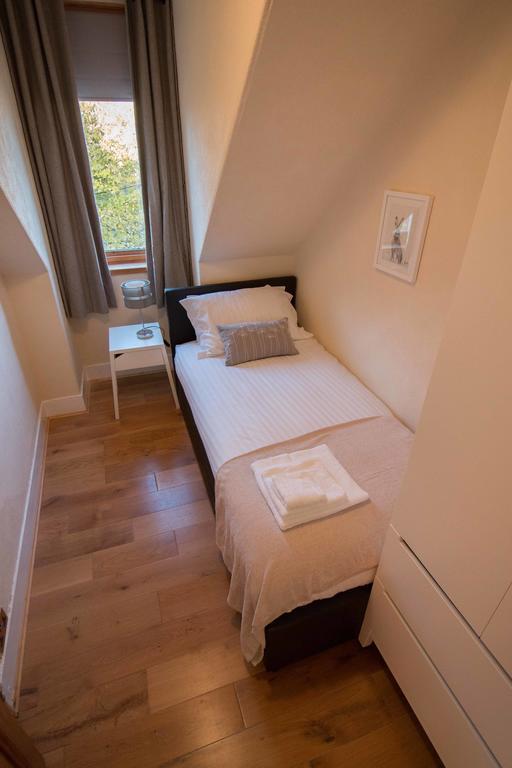Bright & Airy Two Bed Set In Granite Apartment แอเบอร์ดีน ภายนอก รูปภาพ